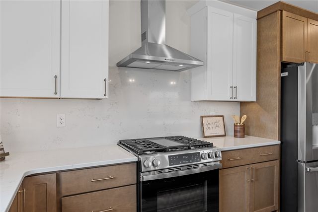 230 Howard Ave NW, Swisher, IA 52338