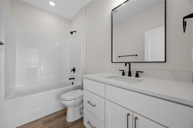 230 Howard Ave NW, Swisher, IA 52338