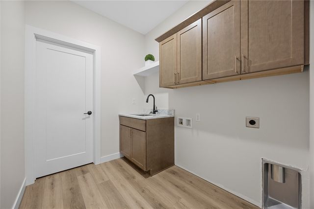 230 Howard Ave NW, Swisher, IA 52338