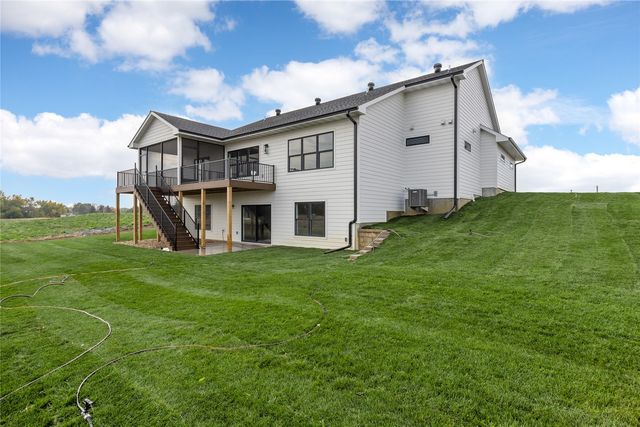 230 Howard Ave NW, Swisher, IA 52338