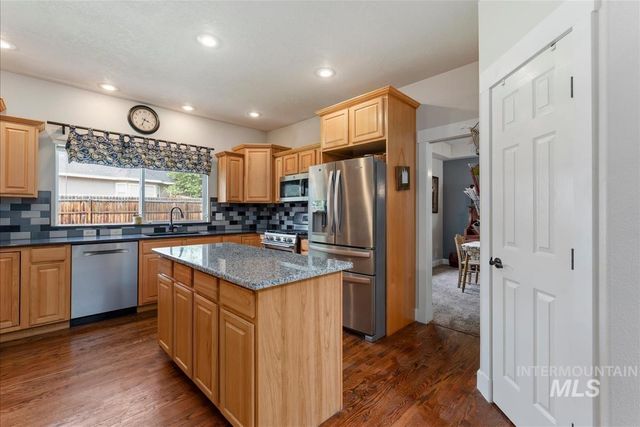 2612 Gladstone Ct, Eagle, ID 83616