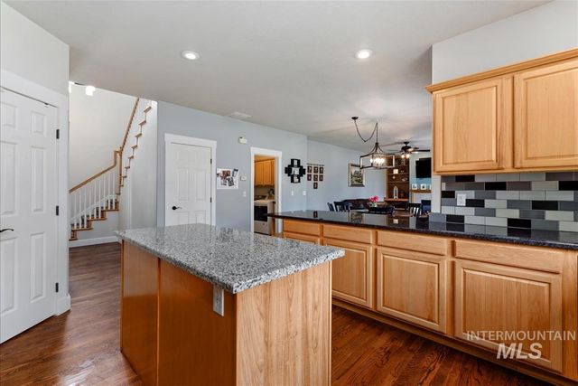 2612 Gladstone Ct, Eagle, ID 83616