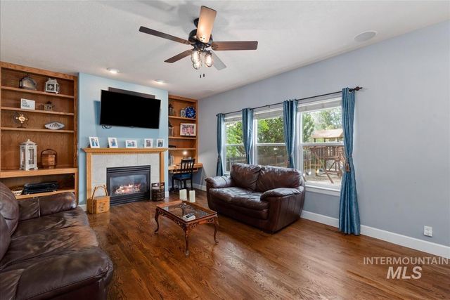 2612 Gladstone Ct, Eagle, ID 83616