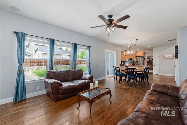2612 Gladstone Ct, Eagle, ID 83616