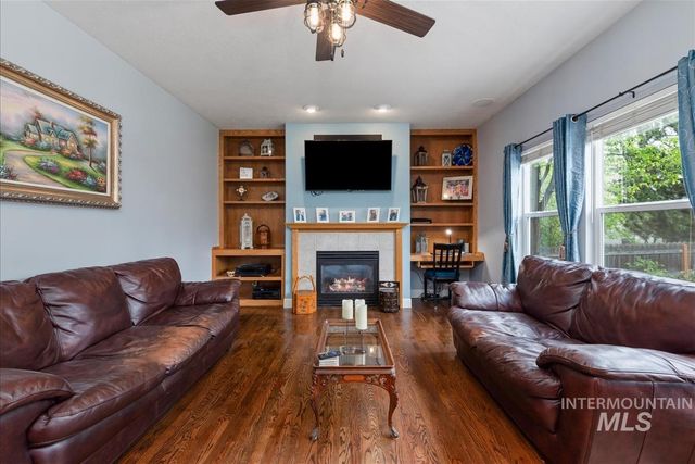 2612 Gladstone Ct, Eagle, ID 83616