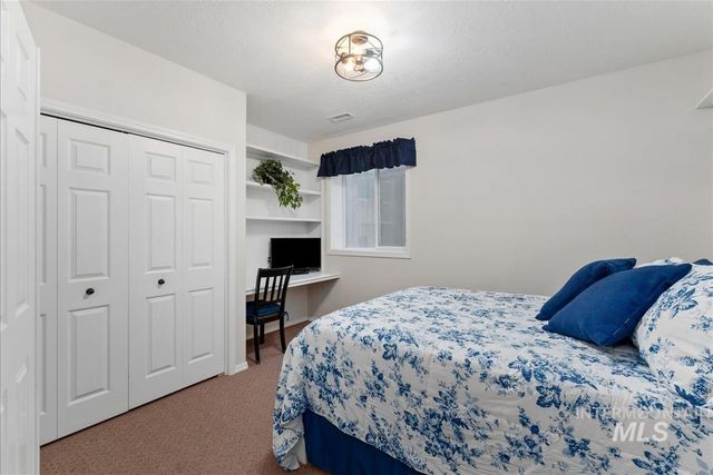2612 Gladstone Ct, Eagle, ID 83616