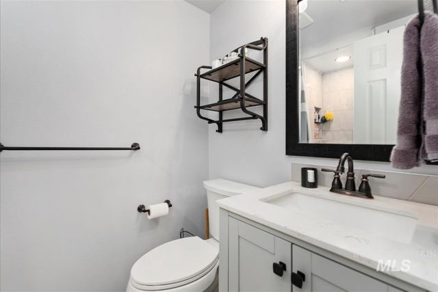 2612 Gladstone Ct, Eagle, ID 83616