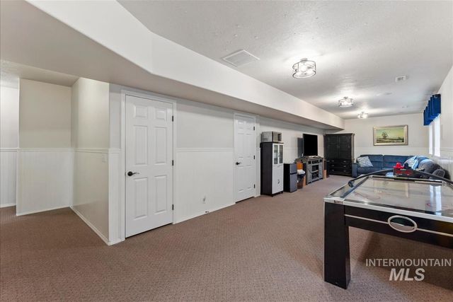 2612 Gladstone Ct, Eagle, ID 83616