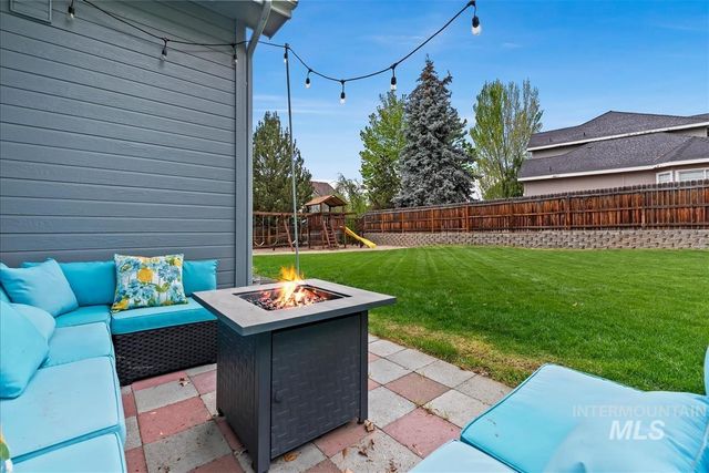 2612 Gladstone Ct, Eagle, ID 83616