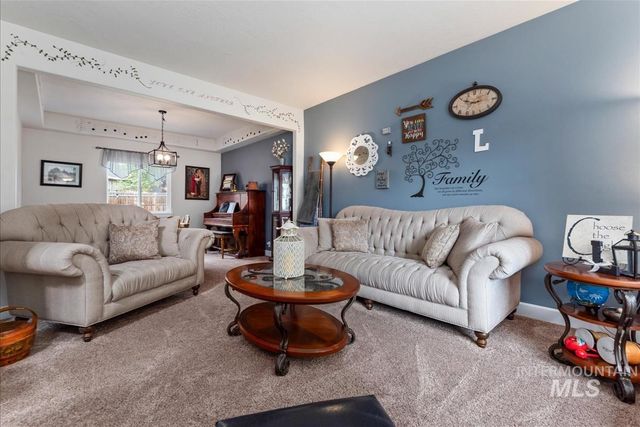 2612 Gladstone Ct, Eagle, ID 83616