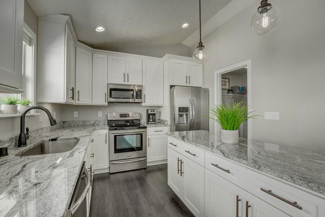 7500 Harvestdale Lane, Florence, KY 41042