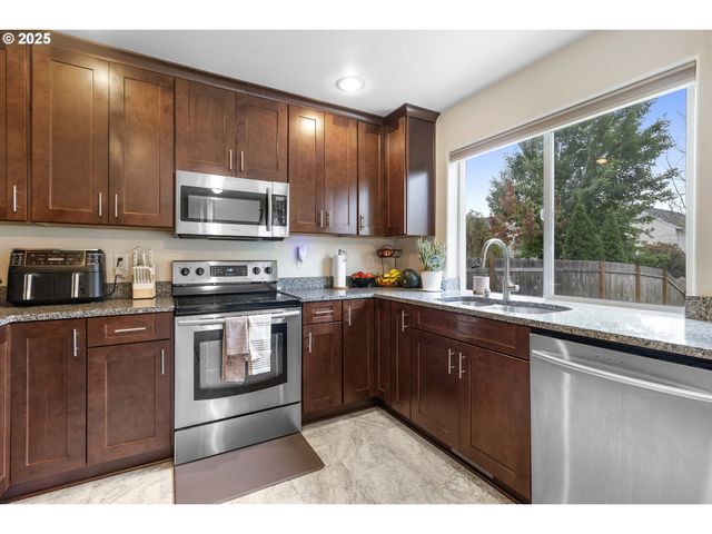 15378 Se PARKTREE Dr, Clackamas, OR 97015