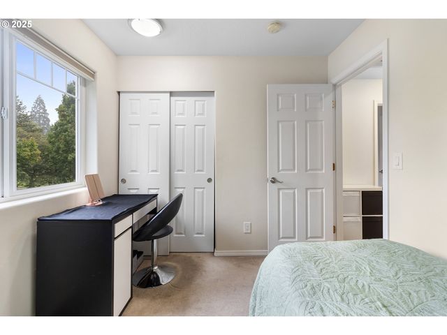 15378 Se PARKTREE Dr, Clackamas, OR 97015