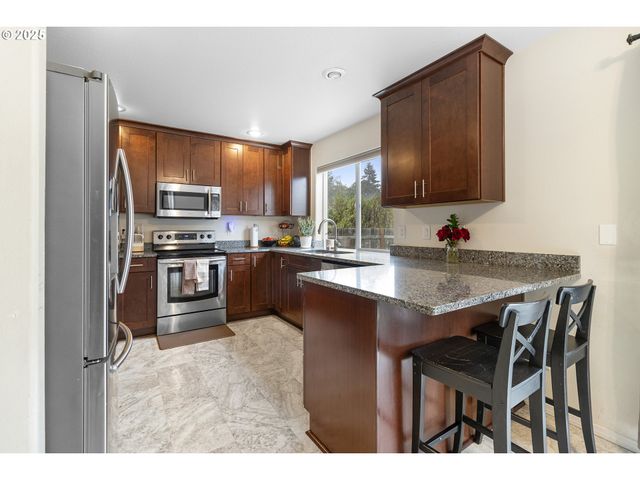 15378 Se PARKTREE Dr, Clackamas, OR 97015
