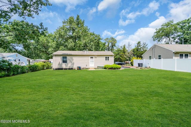 334 Stuart Avenue, Toms River, NJ 08755