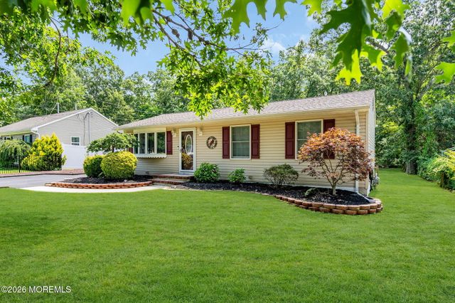 334 Stuart Avenue, Toms River, NJ 08755