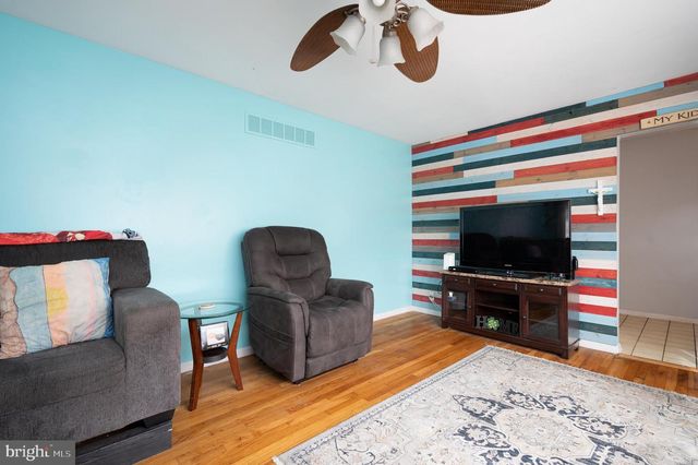 28 WORRAL CT, Newark, DE 19711