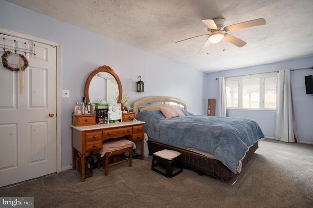 28 WORRAL CT, Newark, DE 19711