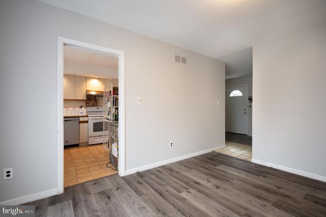 28 WORRAL CT, Newark, DE 19711