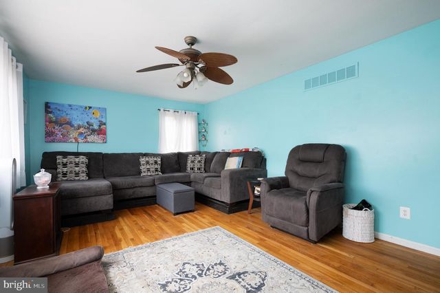 28 WORRAL CT, Newark, DE 19711