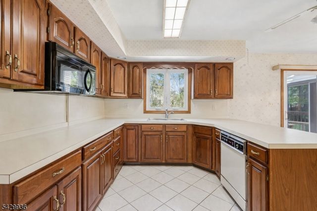 28 Verkade Dr, Wayne Twp., NJ 07470