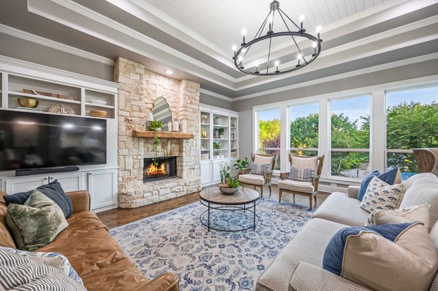 604 Willow Springs Drive, Heath, TX 75032