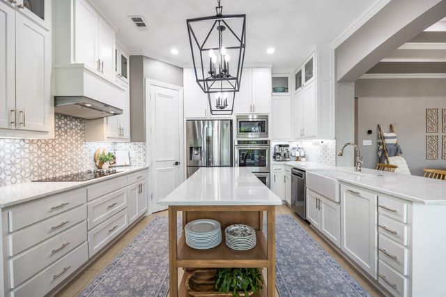 604 Willow Springs Drive, Heath, TX 75032