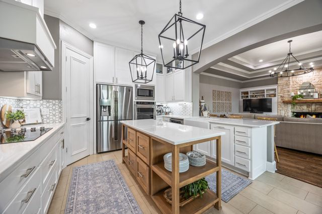 604 Willow Springs Drive, Heath, TX 75032