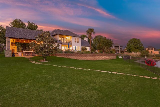 604 Willow Springs Drive, Heath, TX 75032