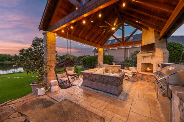 604 Willow Springs Drive, Heath, TX 75032