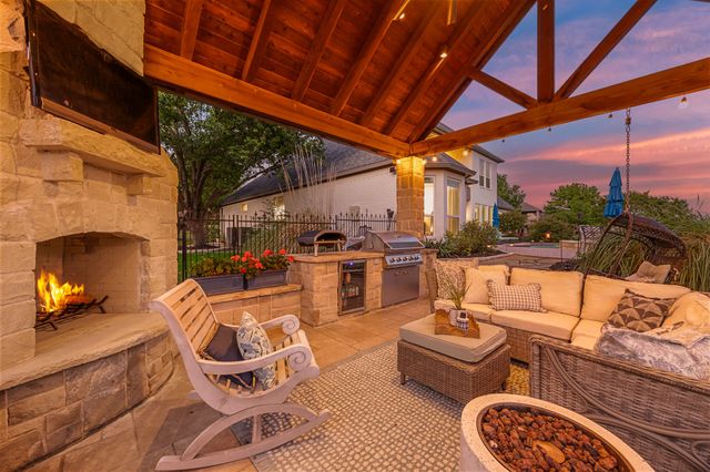 604 Willow Springs Drive, Heath, TX 75032