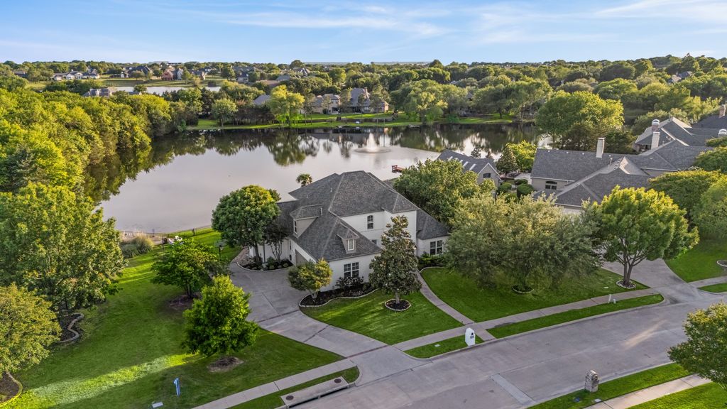 604 Willow Springs Drive, Heath, TX 75032