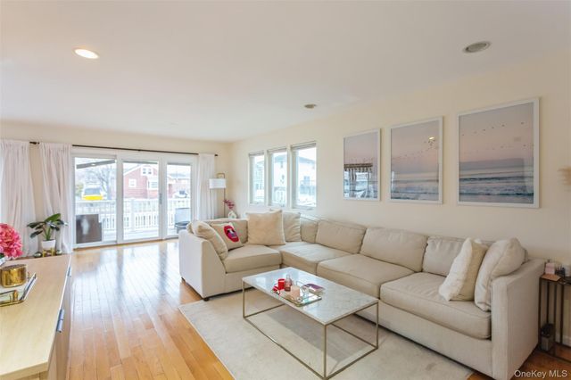 271 Arthur Street, Freeport, NY 11520