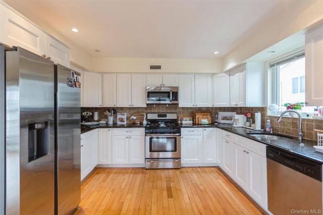 271 Arthur Street, Freeport, NY 11520