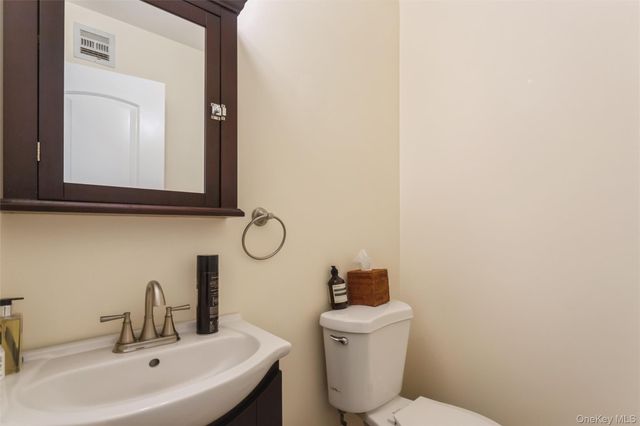 271 Arthur Street, Freeport, NY 11520