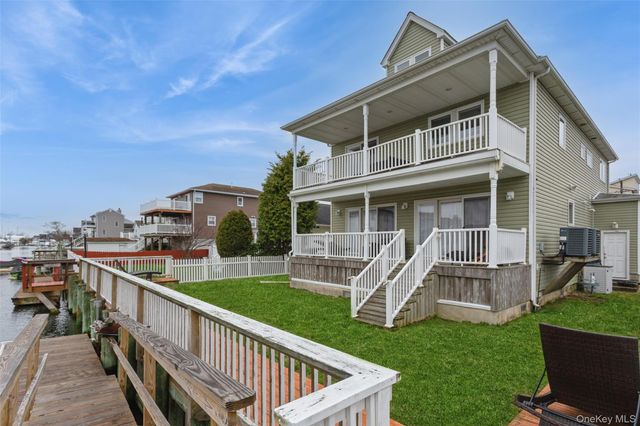 271 Arthur Street, Freeport, NY 11520