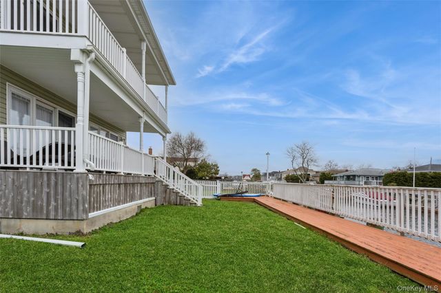 271 Arthur Street, Freeport, NY 11520