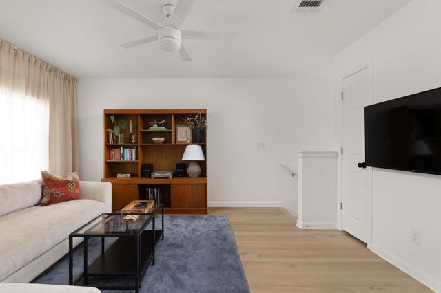 6702 Routenburn ST, Austin, TX 78754