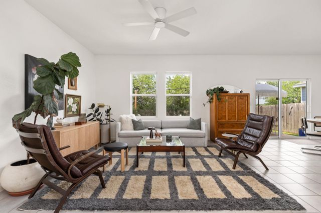 6702 Routenburn ST, Austin, TX 78754