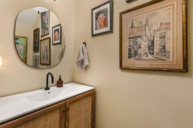 6702 Routenburn ST, Austin, TX 78754