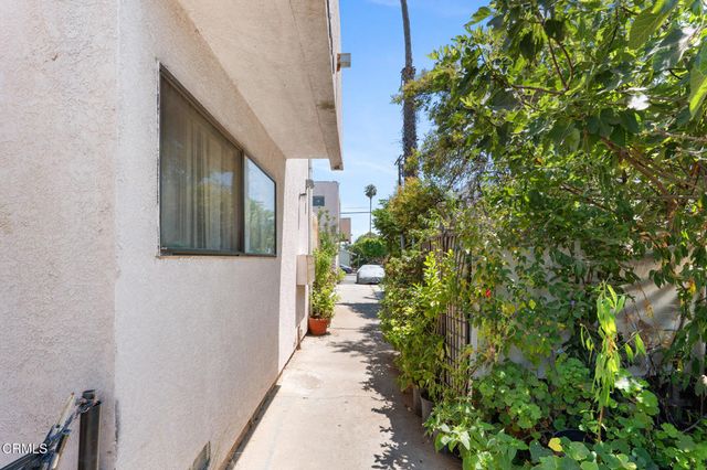 14690 Hubbard Street, Sylmar, CA 91342