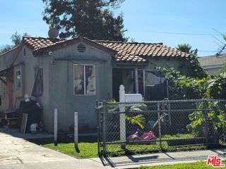 666 W 62nd Street, Los Angeles, CA 90044