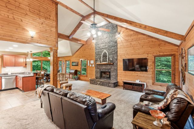 4455 Tarsus Rd, Palmyra, TN 37142