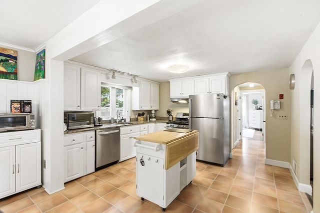 27 Topping Rd., Andover, MA 01810