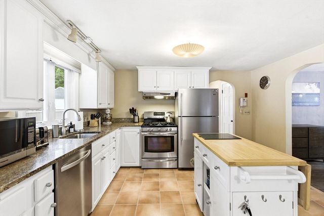27 Topping Rd., Andover, MA 01810