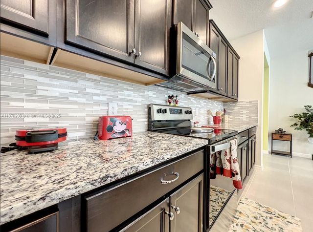 3878 Lana Ave, Davenport, FL 33897