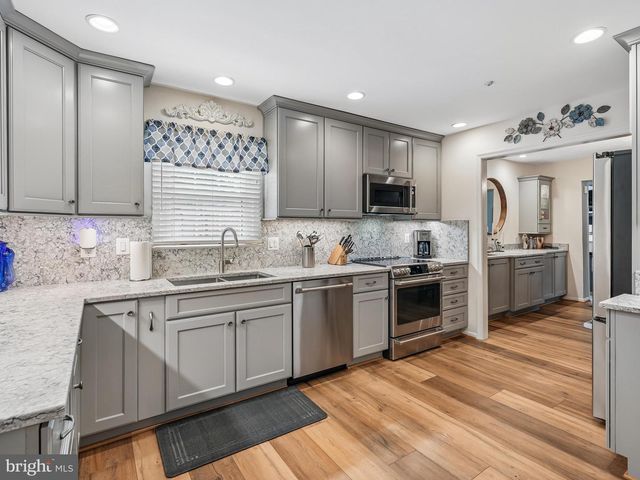 9954 MALLOW ST, Manassas, VA 20110