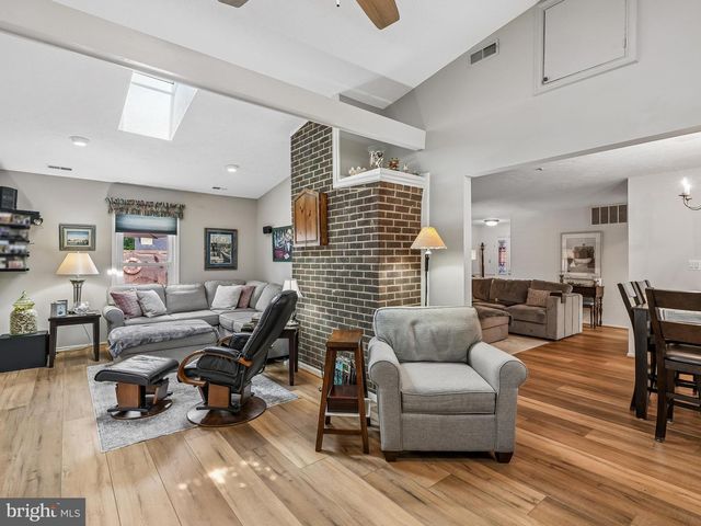9954 MALLOW ST, Manassas, VA 20110