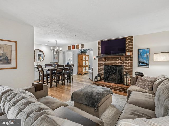 9954 MALLOW ST, Manassas, VA 20110