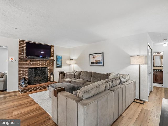 9954 MALLOW ST, Manassas, VA 20110